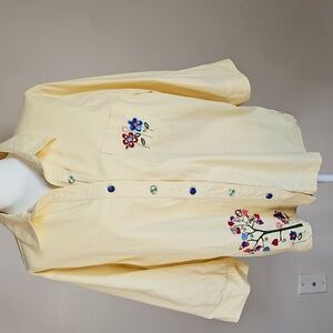 CJ Banks 1X Blouse Butter Yellow Linen Cotton Embroidery Artsy Buttons Cottage